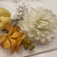 髪飾りの生花