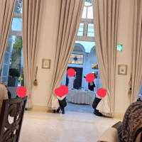 スイーツビュッフェはガーデンでサプライズで行いました。