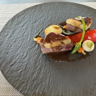 試食で頂いた牛肉のロッシーニ
