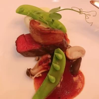 柔らかいお肉とフォアグラの相性が抜群！もう一皿食べたい！
