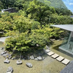 2階からの庭園とチャペル|705492さんの京都 北山モノリス（KYOTO KITAYAMA MONOLITH）の写真(2163213)