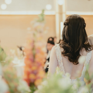 ヘアメイクさんは持ち込みができます。|706034さんのＴＨＥ ＳＯＲＡＫＵＥＮ （相楽園）の写真(2429058)