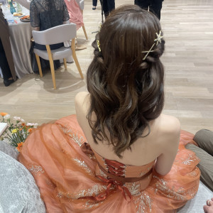 カラードレスのヘアスタイル
ハーフツインです|706425さんのアルカンシエル横浜 luxemariage（アルカンシエルグループ）の写真(2254391)