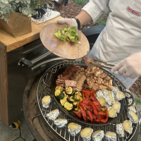 屋外でのBBQは最高