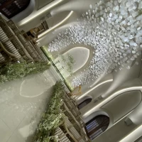 席の横にある植物がいい味だしてます