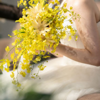 お花は動きのあるお花に