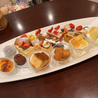 スイーツビュッフェ
終了後に控え室に全種類持ってきてくれます