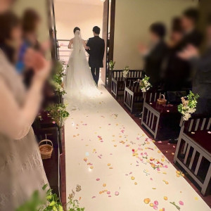 フラワーシャワーとリボンシャワーをミックスしました。|707856さんの川原町倶楽部 ラ・ルーナピエーナ  〈エルフラットグループ〉の写真(2318383)