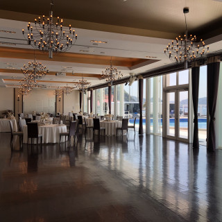 カジュアルな披露宴会場