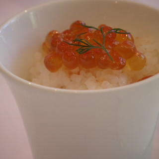 「セレクト」のフレンチ、締めの一口いくら丼です