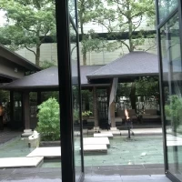 披露宴会場からプールが見えます