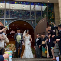 チャペルの出入り口を外側から撮った写真