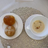 試食のパンとスープ