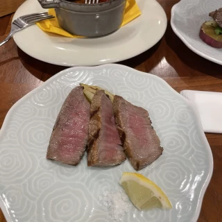試食コースのステーキです