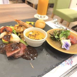 エビのスープとお肉