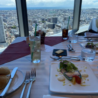 料理と景色のセットがオシャレです