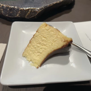 バスクチーズケーキはなめらかで美味しかったです。