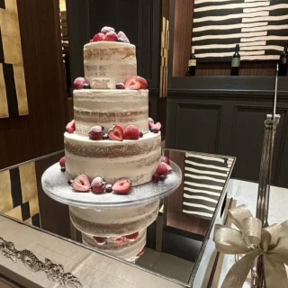 ケーキはウェブカタログから選べます