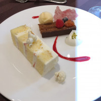 デザートとウエディングケーキ