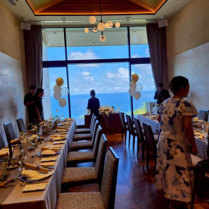 披露宴会場も海が一望できる|709489さんのサザンチャペル/KIRANAH RESORT(キラナリゾート)沖縄の写真(2543311)