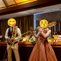 カラードレスは華やかに
息吸えません