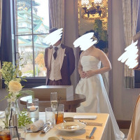 ケーキ入刀
窓から大阪城が見えます