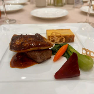 メインの肉料理です