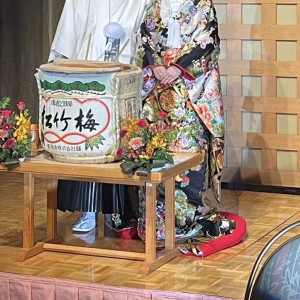 日本酒の樽を割るという演出でした|710572さんの熱田神宮会館の写真(2409088)