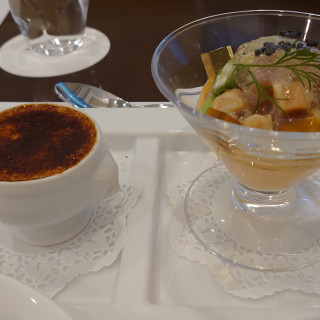 デザートのブリュレと海鮮を使った前菜