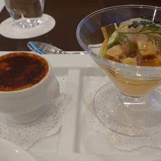 デザートのブリュレと海鮮を使った前菜