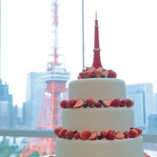 東京タワーのシンボルをケーキの上に乗せました。