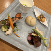 フレンチのコース料理です。