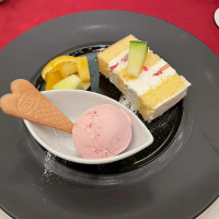 ケーキ(いちごアイス)