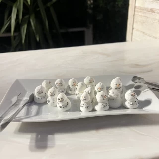 スウィーツビュッフェのホットチョコレートに入れるマシュマロ