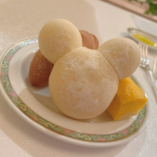 コース料理のパンです