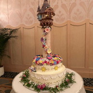 ウェディングケーキです