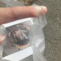 式場見学に参加した際いただいたチーズケーキです。