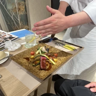 シェフが目の前で仕上げてくれました