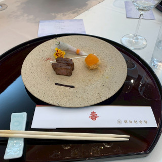 6品目メイン　和牛炙り焼き　巣ごもり玉子