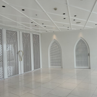 扉がキラキラしています。