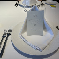 テーブルセッティングは当日もこのような形のようでした。