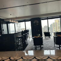 ゲストの待機するバーカウンターがありました。