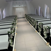 席もたくさんあり、友人の参列も可能です。