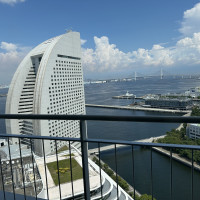 披露宴会場になるスイートルームから見える横浜らしい景色です。