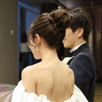 ドレス・ヘアスタイル