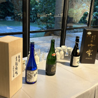 持ち込み日本酒。1本3千円チャージ料あり。