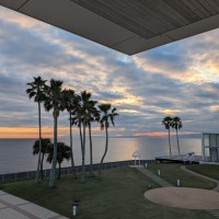 披露宴会場より。夕暮れの海も最高です。