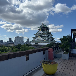 こちらの景観の中で結婚式を挙げることも可能とのことです。