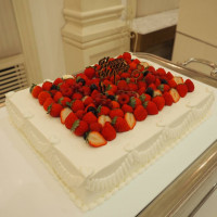 ウェディングケーキ
木のケーキトッパーをつけました。