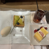 デザートのみ、披露宴が結んだ後に控え室で食べられました